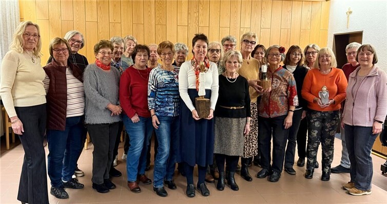 Die kfd Irlich feierte auch in diesem Jahr ihre traditionelle Adventsfeier im festlich geschmückten Pfarrheim und brachte zahlreiche Mitglieder zu einem stimmungsvollen Nachmittag zusammen. Foto: privat