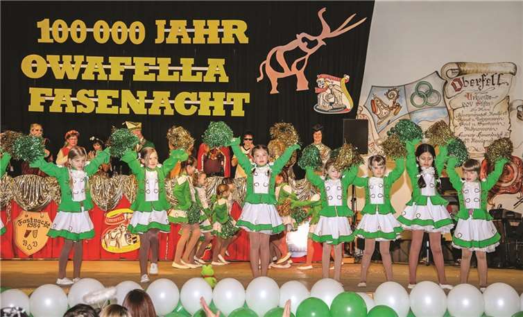 Die kleine Garde, groß an der Zahl, begeisterte mit ihrem entzückenden Tanz.