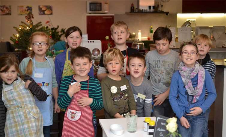 Die kleinen Bäcker hatten viel Spaß beim Backen und Dekorieren der Kekse.Privat