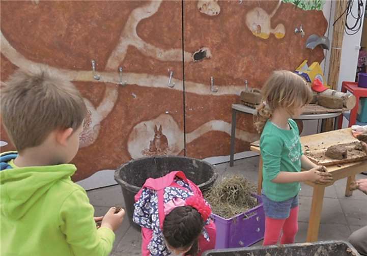 Die kleinen Forscher waren mit Feuereifer dabei.  Privat