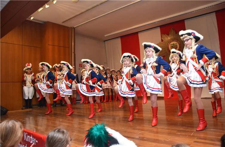 Die kleinen Fünkchen der Stadtsoldaten Meckenheim zeigten, was sie einstudiert hatten.