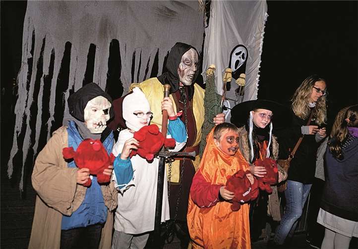 Die kleinen Geister erleben eine schaurig-schöne Bergwerksführung. privat