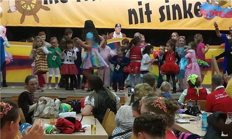 Die kleinen Jecken freuten sich mit ihren Eltern auf einen schönen Nachmittag.Fotos: privat