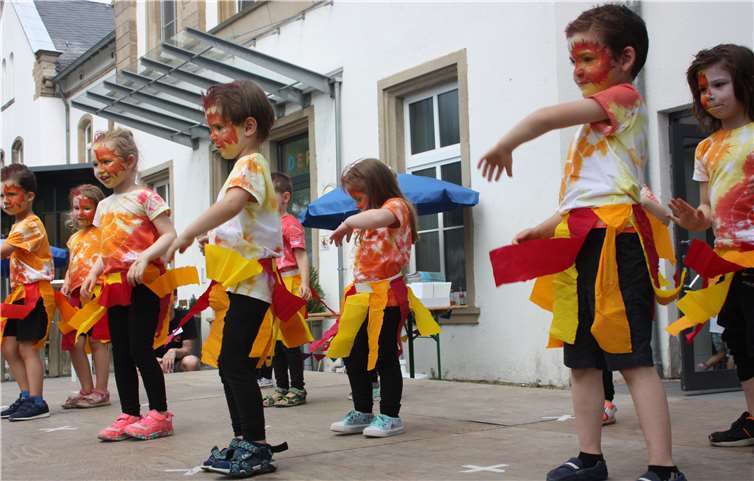 Die kleinen Künstler präsentierten eine gelungene Darbietung.