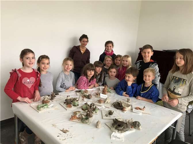 Die kleinen Künstlerinnen und Künstlern.  Fotos: Stommel Stiftung