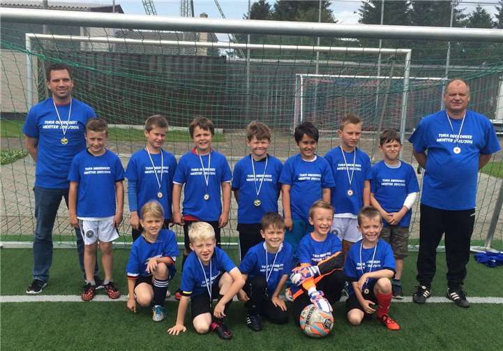 Die kleinen Meister erhielten zur Erinnerung Medaillen und T-Shirts. privat