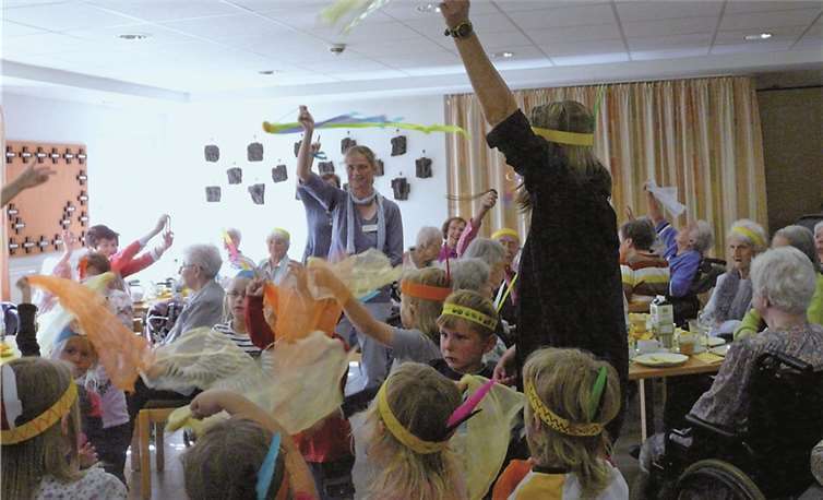 Die kleinen brachten als Indianer verkleidet große Stimmung ins Haus.Privat