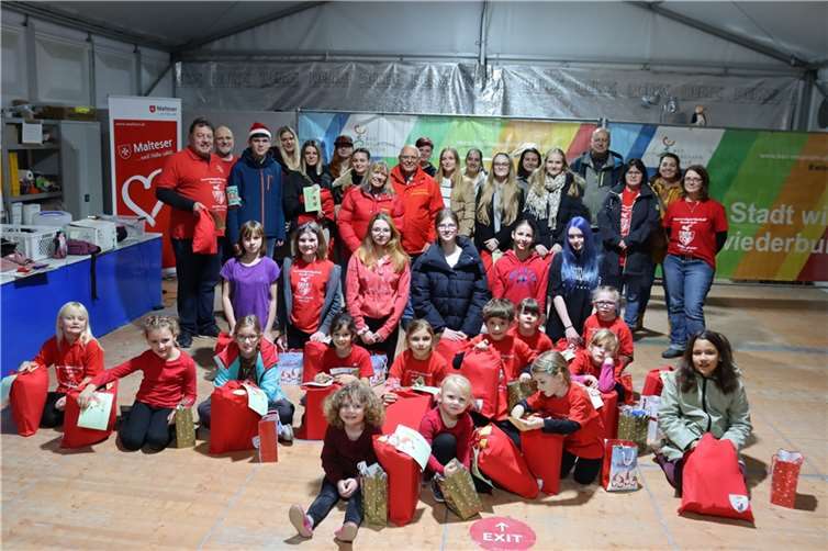 Die kleinen und die großen Funken beisammen.Foto: KG „Bunte Kuh“ Walporzheim e.V. 1953