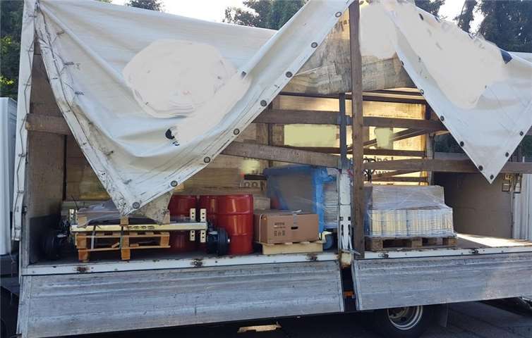 Die komplette Ladung, zum Teil Gefahrgut, wurde nicht gesichert. Verkehrsdirektion Koblenz