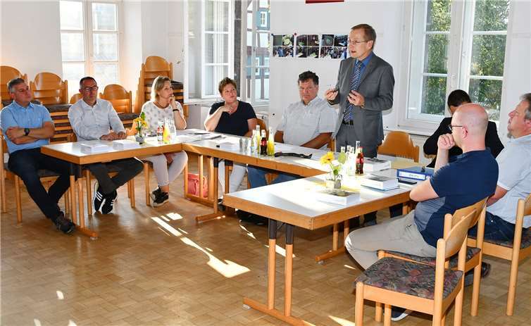 Die konstituierende Sitzung des Löhndorfer Ortsbeirates war gut besucht. Fotos: -RASCH-