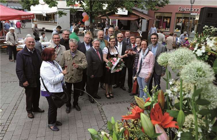 Die kreativen Köpfe des Aktivkreises um Volker Danko und Vertreter der kommunalen Politik trafen sich am Platz an der Linde. FIX