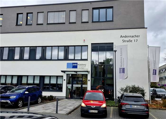 Die künftige Adresse der Bürgerstiftung: Das Haus der IHK in Neuwied, hier werden ihr ein Büro und Kommunikationsanschlüsse zur Verfügung gestellt.  Fotos: AWi