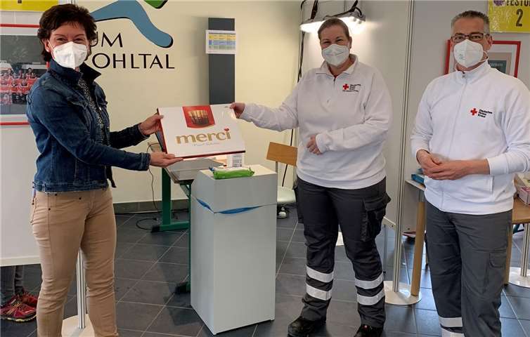 Die künftige Landtagsabgeordnete Petra Schneider (CDU) mit Sandra Robe und Mike Kairies. Foto: privat