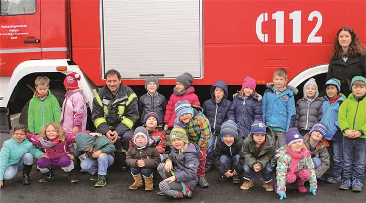Die künftigen Schulkinder hatten mit dem Feuerwehrauto viel Spaß.privat