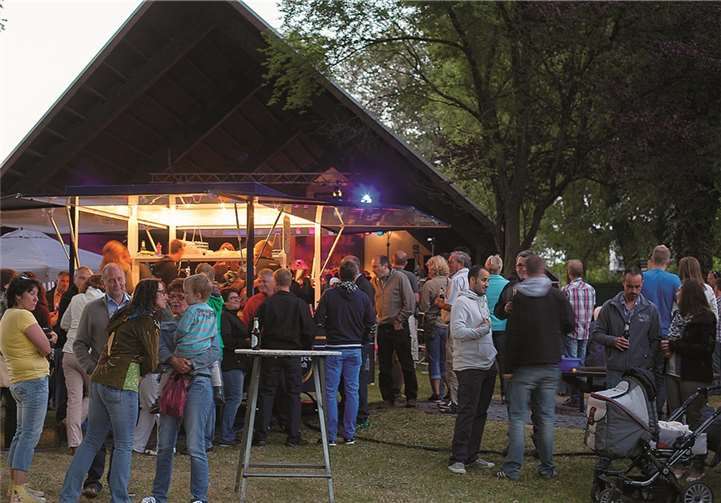 Die laue Sommernacht lud zum Verweilen ein.