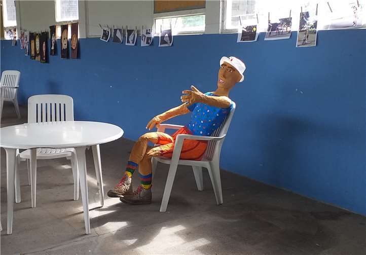 Die lebensgroße Figur – Carlo Corona entstand im Pappmaché Workshop.