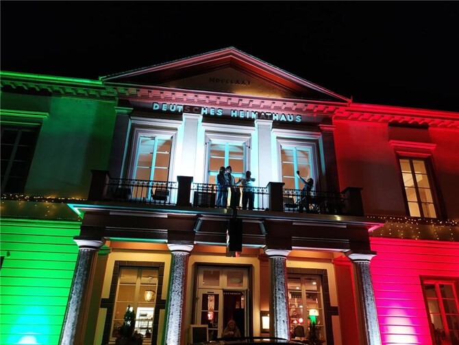 Die letzte Notte Italiana in Neuwied mit einem Tenorsänger auf dem Balkon.  Foto: privat