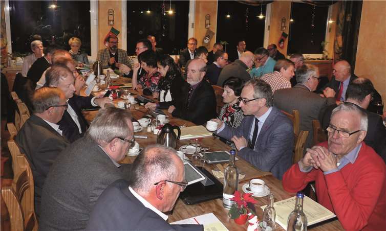Die letzte Sitzung des Jahres 2017 des Verbandsgemeinderats Mendig fand im Restaurant „Forsthaus“ in Volkesfeld statt.-FRE-