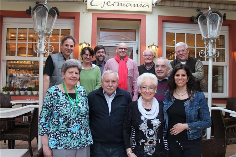 Die literarischen Treffen des Freundeskreises „Leseforum“ sind im Cochemer Kultur-Café Germania mittlerweile ein fester Bestandteil des Kulturangebotes. In der vergangenen Woche konnten die Hobbyautoren auch Bürgermeister Wolfgang Lambertz begrüßen.