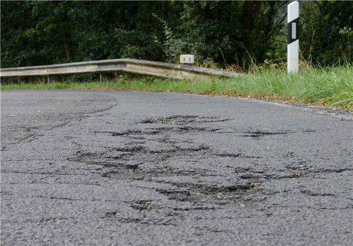 Die marode Kreisstraße 6 zwischen Antweiler und Aremberg soll für über 1 Mio. Euro ausgebaut werden. Foto: CF