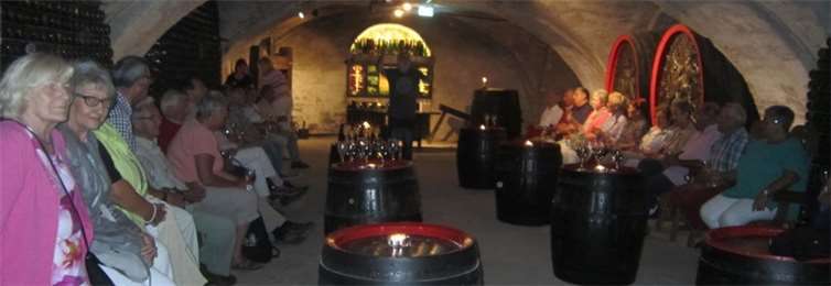 Die mitgereisten Damen erfreuten sich am Sekt. privat