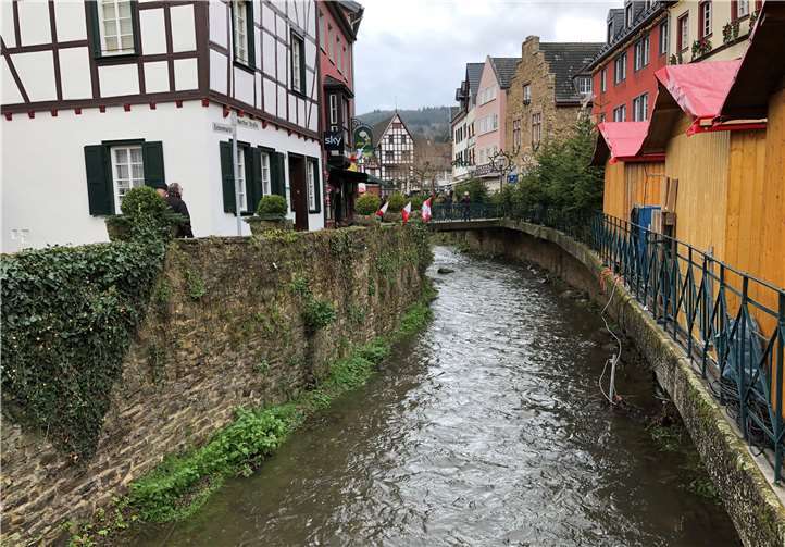 Die mittelalterliche Stadt Bad Münstereifel bietet einige Legenden, die durchaus zum Schmunzeln sind. Foto: ROB