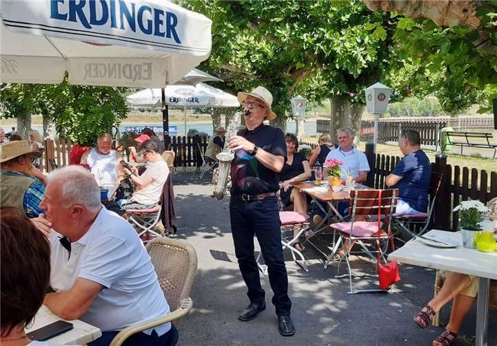 Die musikalische Untermalung kam von dem international bekannten Saxophonisten Dirko Juchem. Foto: privat