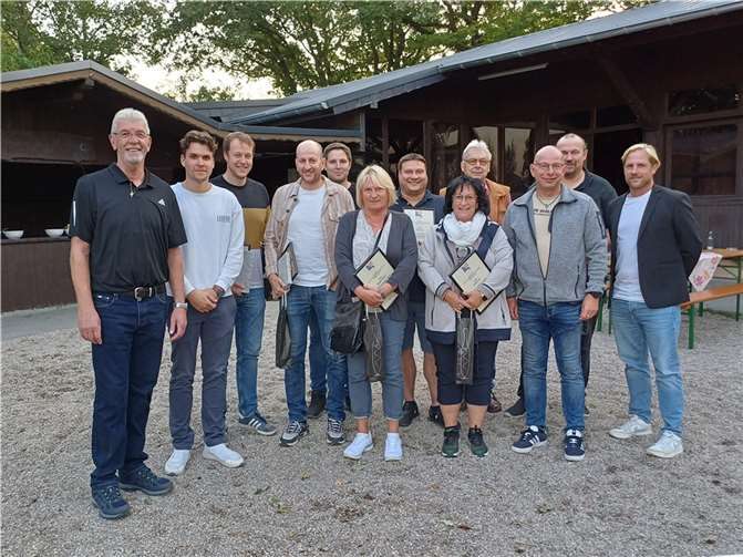 Die nach der letzten Legislaturperiode ausgeschiedenen Ratsmitglieder wurden verabschiedet.  Foto: privat