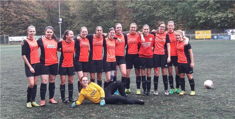 Die nach einem drastischen Umbruch im Frühsommer 2018 neuformierte A-Juniorinnenmannschaft des SV Wachtberg konnte in der Bezirksligastaffel Mittelrhein ihren ersten Sieg landen.privat