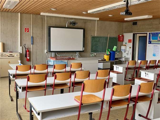 Die naturwissenschaftlichen Einrichtungen im Fachbereich Physik, Biologie und Chemie an der St. Thomas Realschule plus in Andernach sind erneuerungsbedürftig. Fotos: Kreisverwaltung MYK/Norbert Jösch