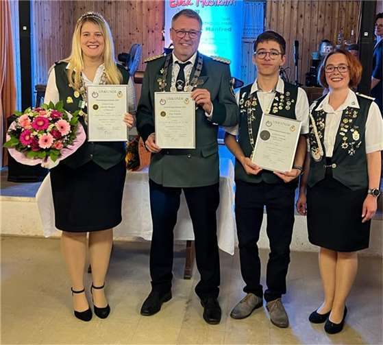 Die neu ernannten Kreismajestäten werden am 4. November beim Bezirkskönigsschießen in Oberlahnstein an den Start gehen. Foto: privat