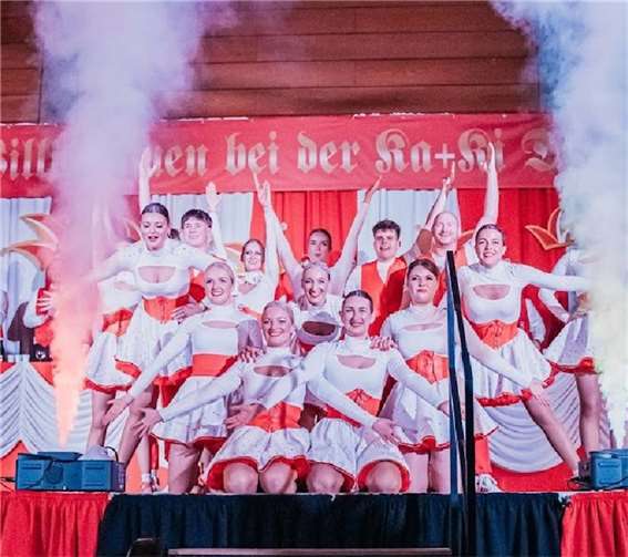 Die neu gegründete Showgarde Rut&Wiess Dance Company Dieblich.