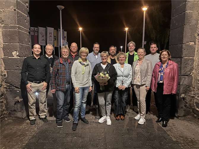 Die neu gewählten Vorstandsmitglieder der FWG Andernach e.V. von v. l. nach h. r.: Dr. Ulrich Blang, Benno Bach, Angela Schmidt, Sabine Hoffmann, Ute Grett, Anja Langenbahn, Dr. Klaus Peplow, Josef Weiß, Thomas Breil, Timur Külahcioglu, Sven Kern und Benjamin Klapper. Foto: Wiebke Külahcioglu