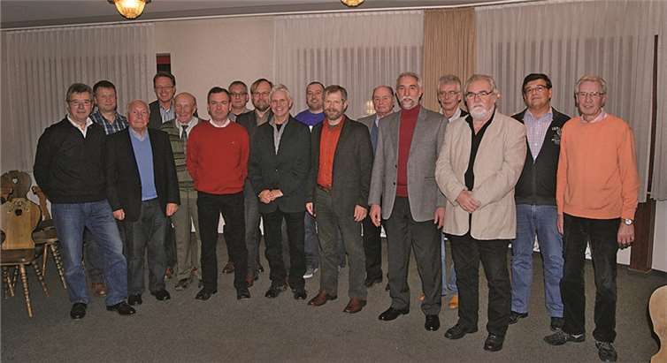 Die neu gewählten und bestätigten Vorstandsmitglieder des Männerchores.privat