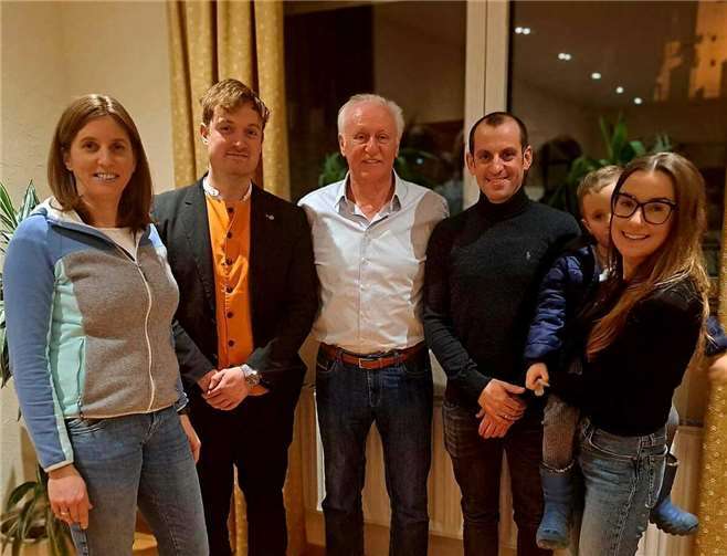 Die neue Abteilungsleitung setzt sich zusammen aus dem Abteilungsleiter Christian Geist, dem Kassierer Stefan Schneider, Schriftführerin Nadine Jungbluth und den Beisitzern Erich Schneider und Zoe Dede-Ahern. Foto: privat