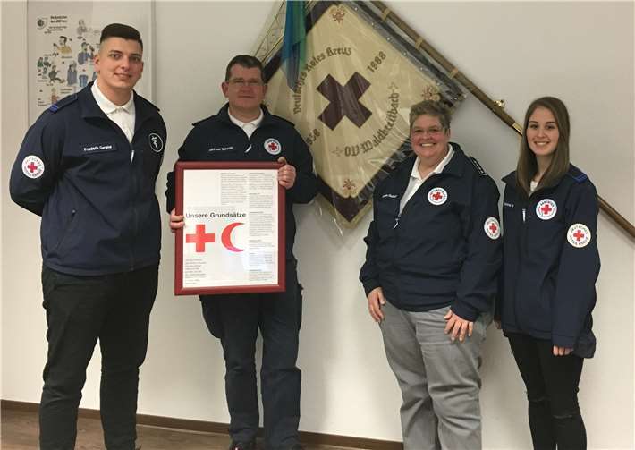 Die neue Bereitschaftsleitung des DRK Ortsverbandes Waldbreitbach mit (von rechts) Gianna Vicarri (Stellvertretende Bereitschaftsleiterin), Beate Schmitz (Bereitschaftsleiterin), Michael Schmitz (Bereitschaftsleiter) und Frederik Garske (Stellvertretender Bereitschaftsleiter).Thomas Herschbach