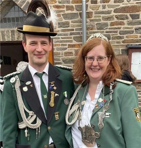Die neue Bezirkskönigin Christiane Stenzel, mit Prinzgemahl Bezirksjungschützenmeister Felix Stenzel.