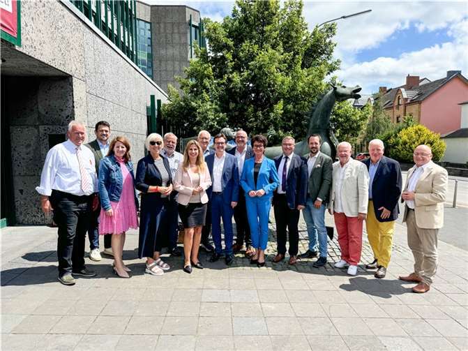 Die neue CDU-Kreistagsfraktion Ahrweiler ist motiviert für die kommenden fünf Jahre.  Foto: M. Schneider