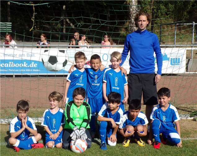 Die neue E-Jugend beim Turnier in Burgbrohl.privat