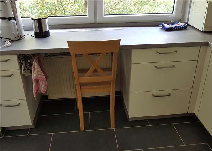 Die neue Einbauküche ist stabil und wird, in dieser Form, auch in der Gastronomie eingesetzt.