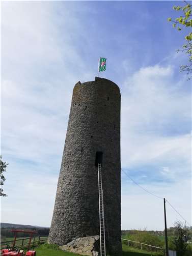 Die neue Fahne. Fotos: privat