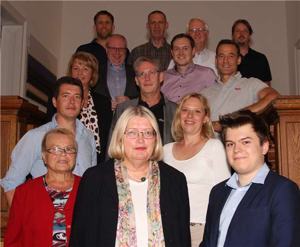 Die neue Führungs-Mannschaft der Rheinbreitbach CDU um die Vorsitzende Ulrike Jossen (mitte). privat