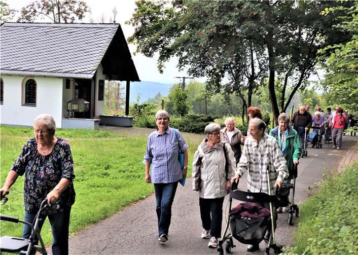 Die neue Gemeindeschwester Barbara (in der Bildmitte) war beim Neustart der „555er“ im Buchfinkenland dabei. Foto: privat