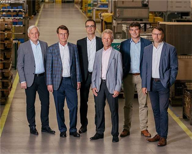 Die neue Geschäftsführung bei wolfcraft: Bernd Weber, Reinhard Wolff, Dr. Martin Kraus, Thomas Wolff, Holger Placke, Stefan Weigel (v. li.). Foto: wolfcraft