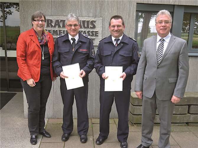 Die neue Leitung der Freiwilligen Feuerwehr Swisttal mit Petra Kalkbrenner und Eckhard Maack. privat