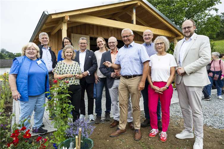 Die neue Naturscheune wurde eingeweiht und gleichzeitig 20 Jahre NABU Rengsdorf gefeiert.Foto: Lotto Rheinland-Pfalz GmbHFoto: