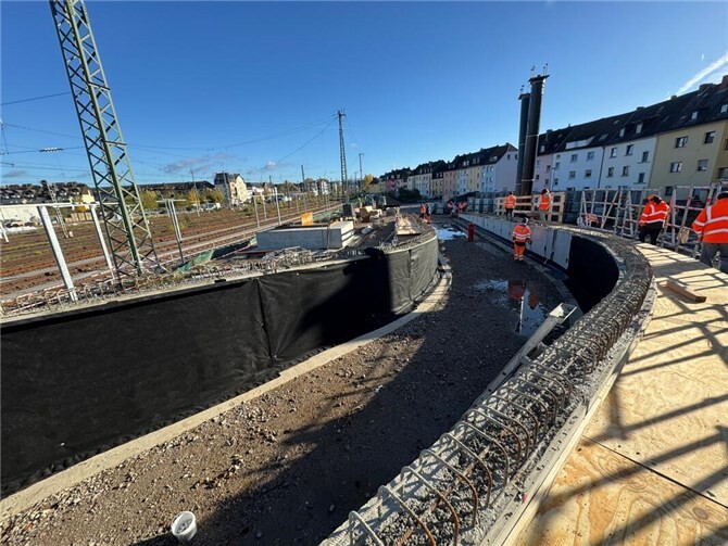 Die neue Rampe wird barrierefrei ausgebaut mit verschiedenen Steigungsgraden und Ruhepodesten. Fotos: Stadt Koblenz/ Mandy Steffens