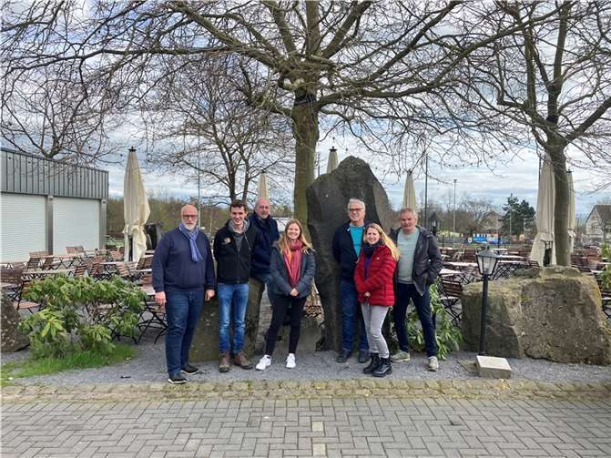 Die neue Referentin für das Welterbe in Rheinland-Pfalz Alexandra Gath (Mitte) mit Projektleiter Nico Junglas (2. v. l.) und Vertretern des Arbeitskreises.  Foto: privat