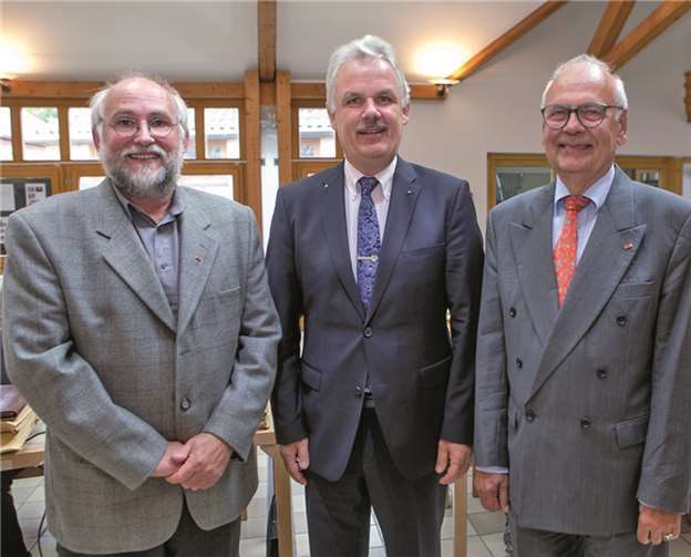 Die neue Rheinbacher Stadtspitze wurde in der konstituierenden Sitzung des Rheinbacher Stadtrates in ihre Ämter eingeführt: Vizebürgermeister Karl-Heinrich Kerstholt, Bürgermeister Stefan Raetz und Vizebürgermeister Claus Wehage (v.l.n.r.).