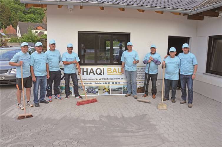 Die neue Saison kann kommen: Mit den Pflasterarbeiten rund um das neu gestaltete Vereinsheim des ESV Kreuzberg konnten die Arbeiten abgeschlossen werden.privat